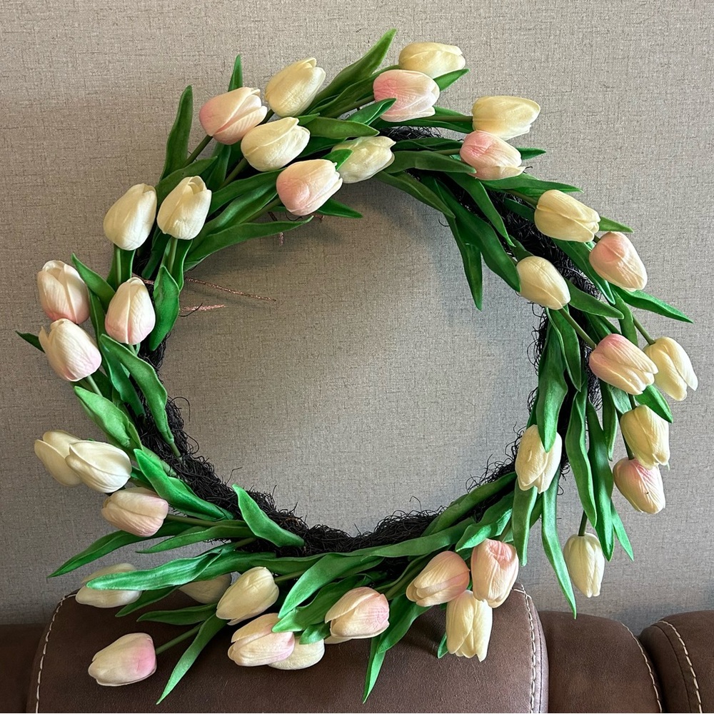 Home Accents Peach & Cream Tulip Wreath with Lush Greenery